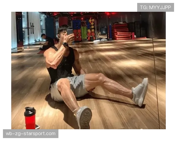 更衣室戏的真实感:真的在比赛间隙拍的,更衣室的照片 更衣室戏的真实感:真的在比赛间隙拍的,更衣室的照片